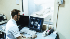 Онкорадіологія, вступ: так що ж краще – КТ чи МРТ